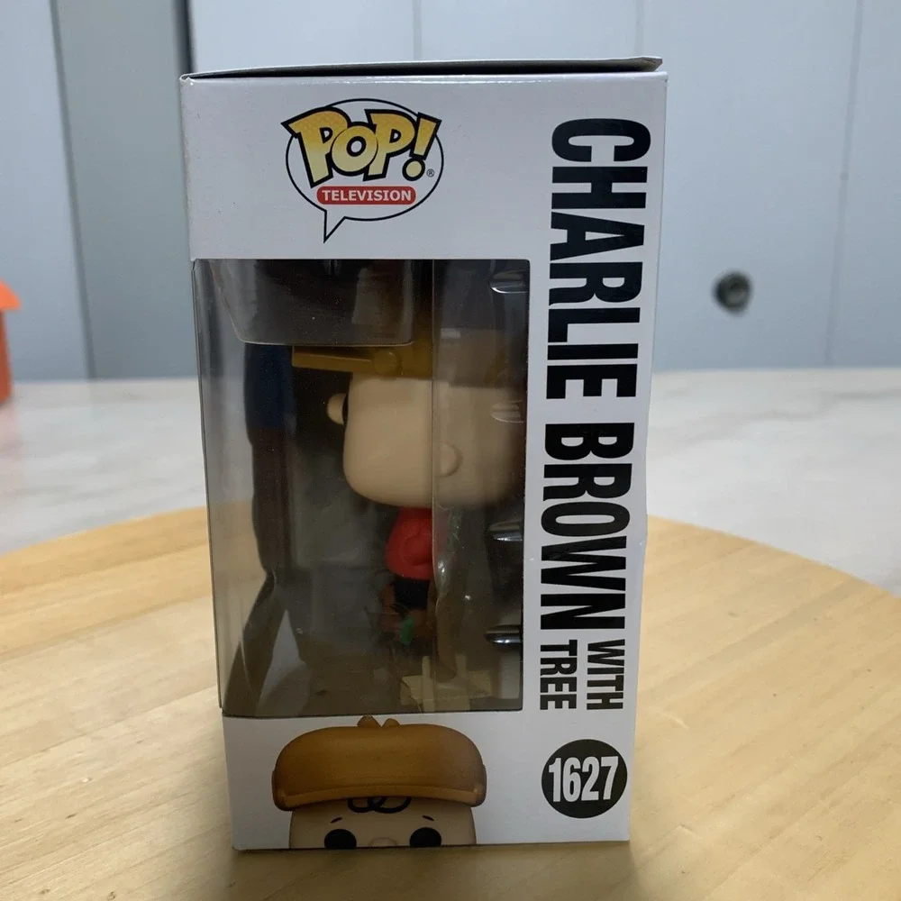 Funko Pop! Vinyl: Peanuts Charlie Brown With Tree #1627 W/Protector